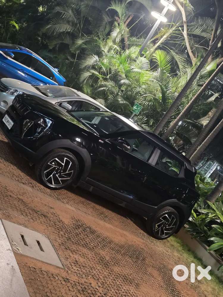 3xo Ax7l Pt At Black Color