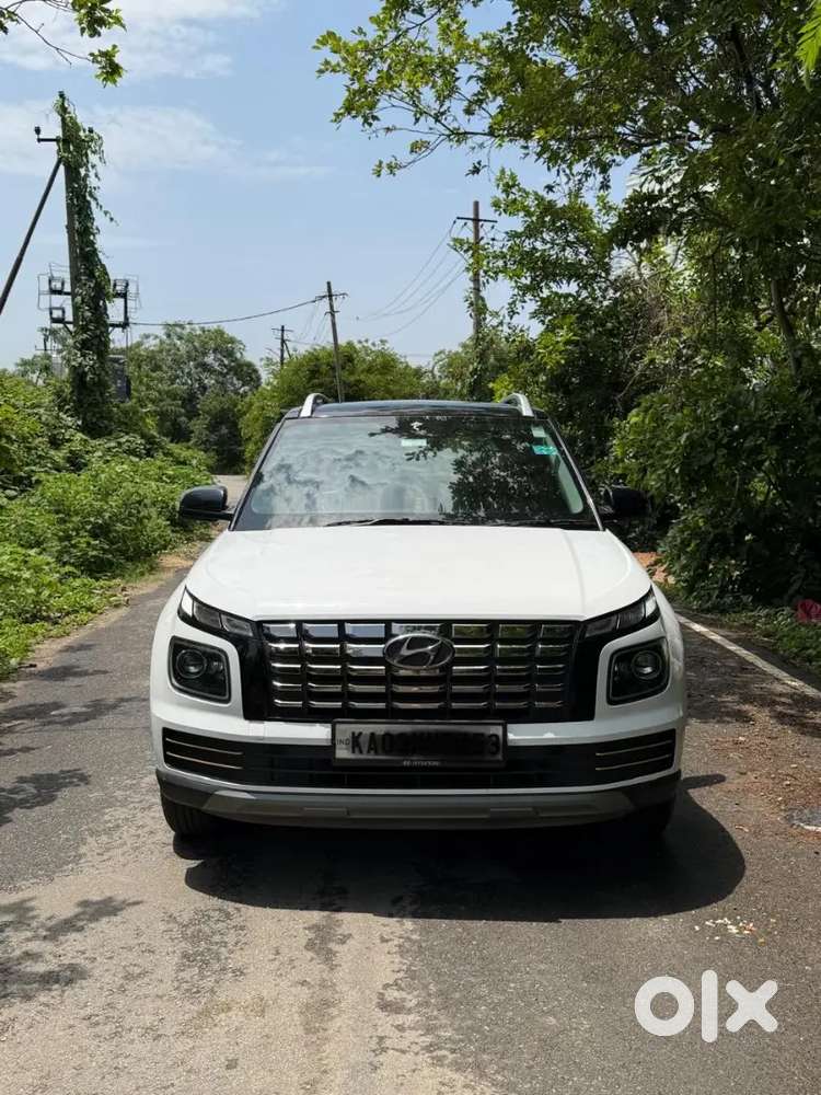 Hyundai Venue Petrol Manual 2024