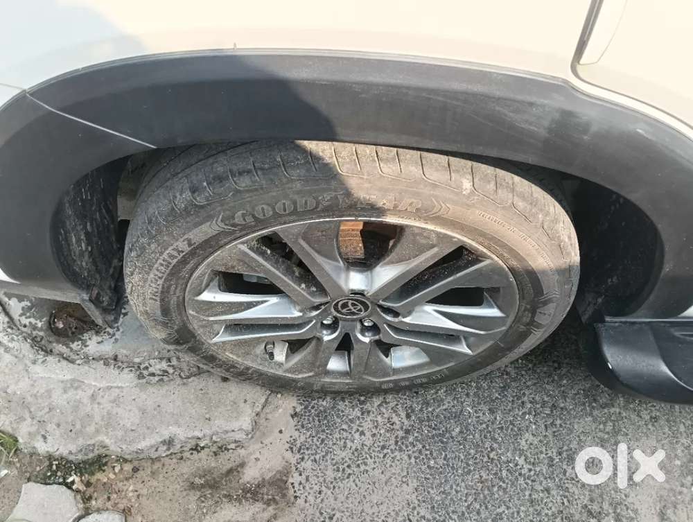 Toyota Innova Hycross 2.0 Zx Hybrid 7 Str, 2023, Petrol