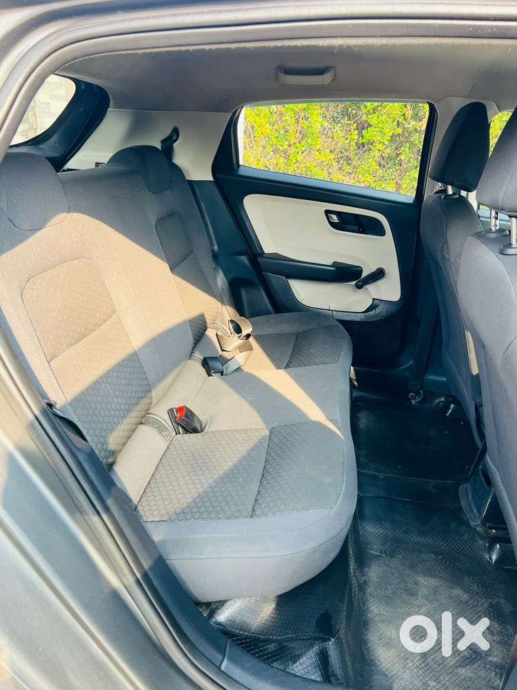 Tata Altroz 1.2 Xe Plus Petrol, 2022, Petrol