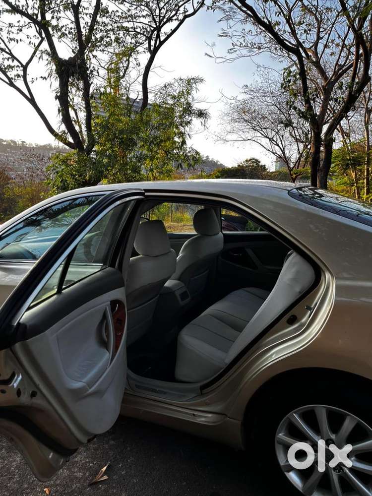 Toyota Camry 2011 Petrol Well Maintained