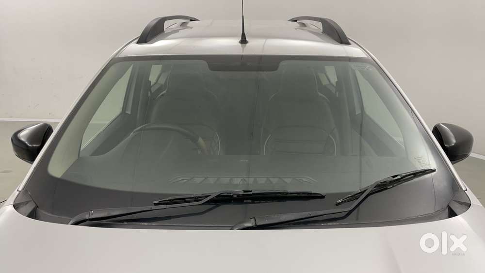 Renault Triber Rxz, 2023, Petrol