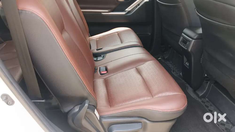 Toyota Innova Hycross 2025