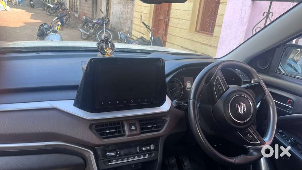 Maruti Suzuki Brezza 2024 Petrol Good Condition,low Range Running