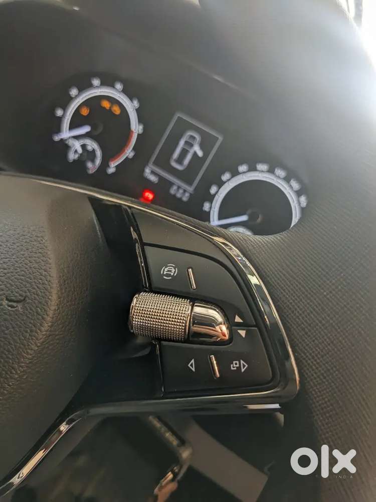 Skoda Kylaq Signature Petrol 2025