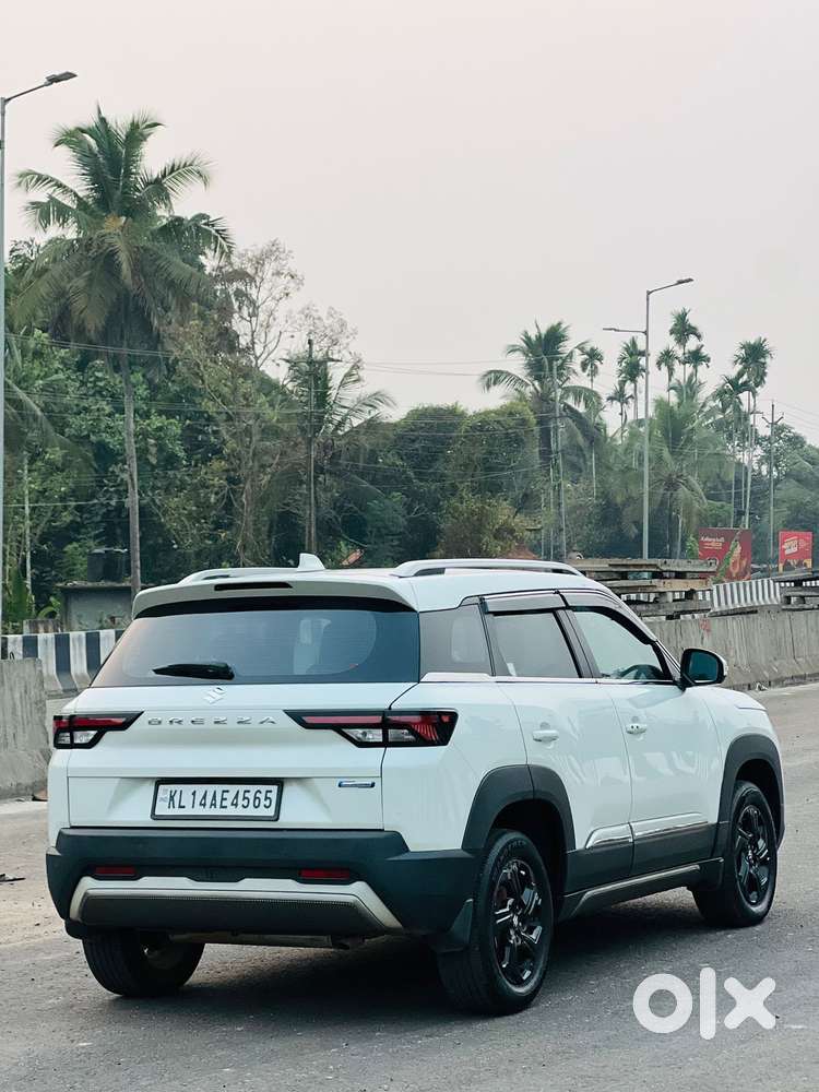 Maruti Suzuki Brezza 1.5 Zxi At Smart Hybrid, 2024, Petrol