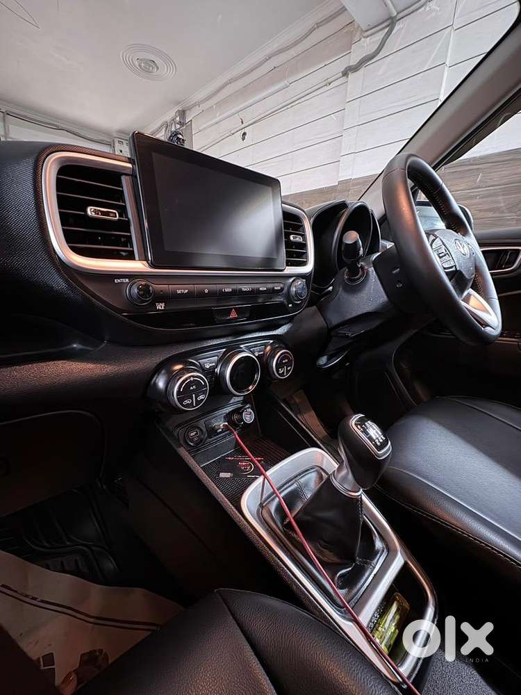 Hyundai Venue 2021 Petrol Well Maintained