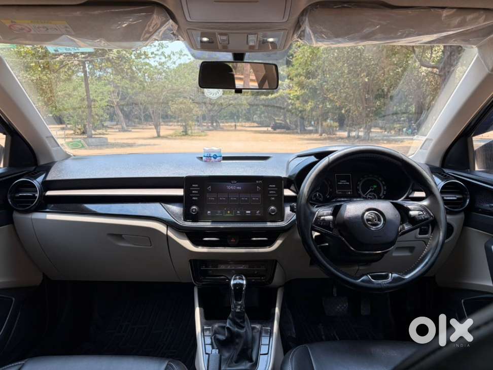 Skoda Slavia Ambition 1.0l Tsi At, 2023, Petrol