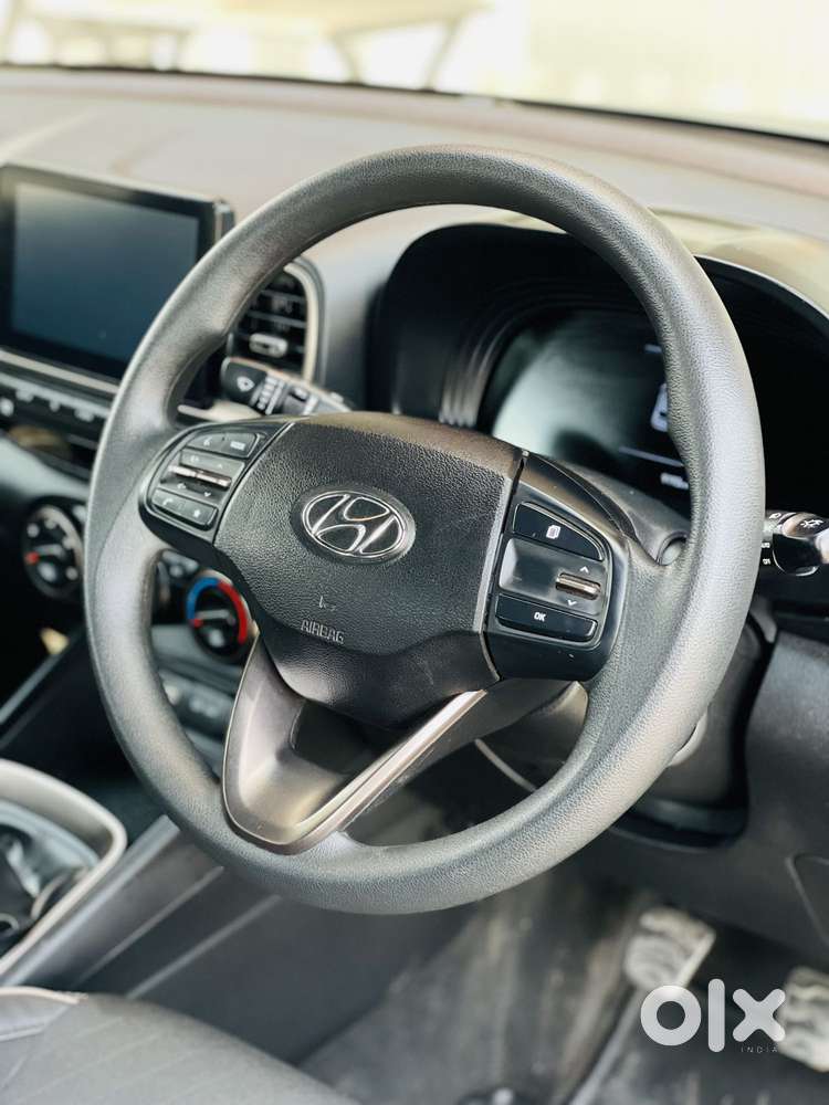 Hyundai Venue S(o) Knight Edition Mt, 2024, Petrol