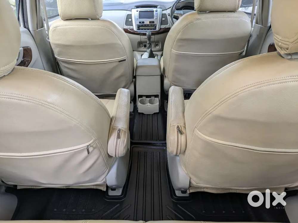 Toyota Innova V 2012 Model