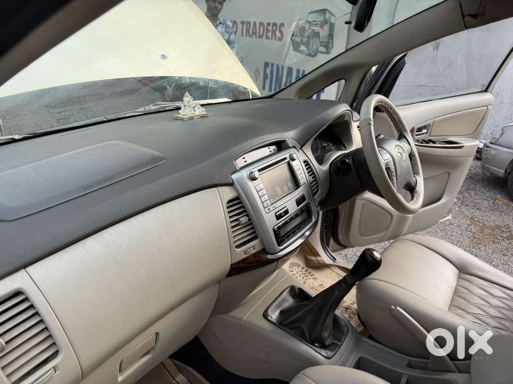 Toyota Innova 2.5 Vx 7 Seater Bs Iv, 2014, Diesel