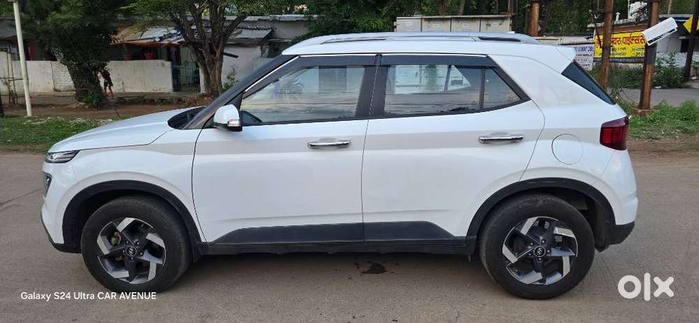 Hyundai Venue Sx (o) Mt 1.5 Diesel, 2022, Diesel