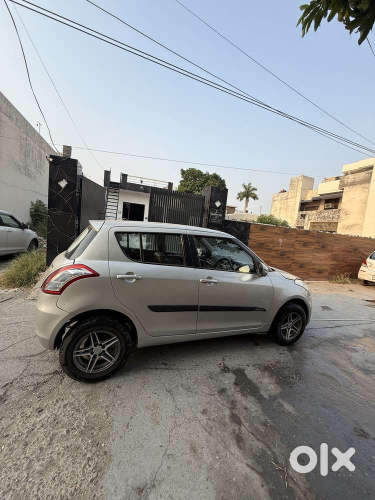 Maruti Suzuki Swift Vxi 1.2 Abs Bs-iv, 2017, Petrol