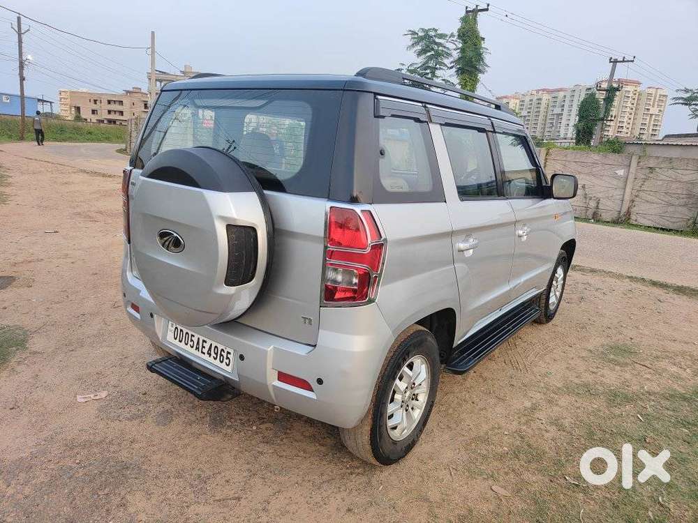 Mahindra Tuv 300 T8, 2018, Petrol