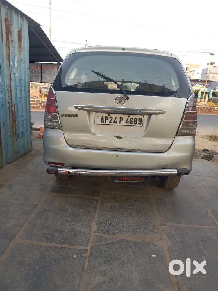 Toyota Innova 2007 Diesel 300000 Km Driven