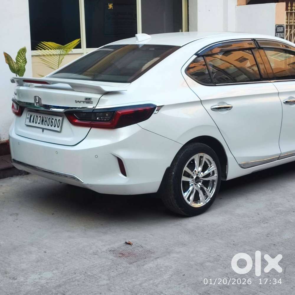 White Top End Automatic Petrol Honda City Car 5th Generation Zx Cvt I