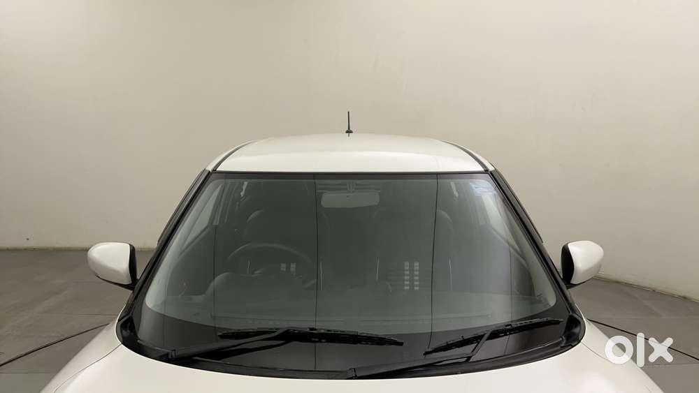 Maruti Suzuki Swift 1.3 Zxi, 2023, Petrol