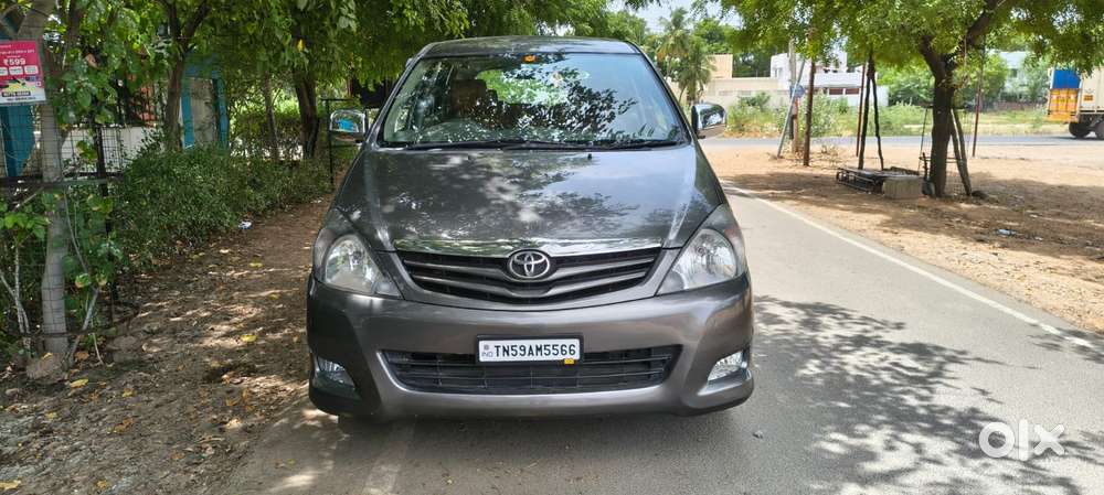 Toyota Innova 2.5 G (diesel) 8 Seater Bs Iv, 2010, Diesel