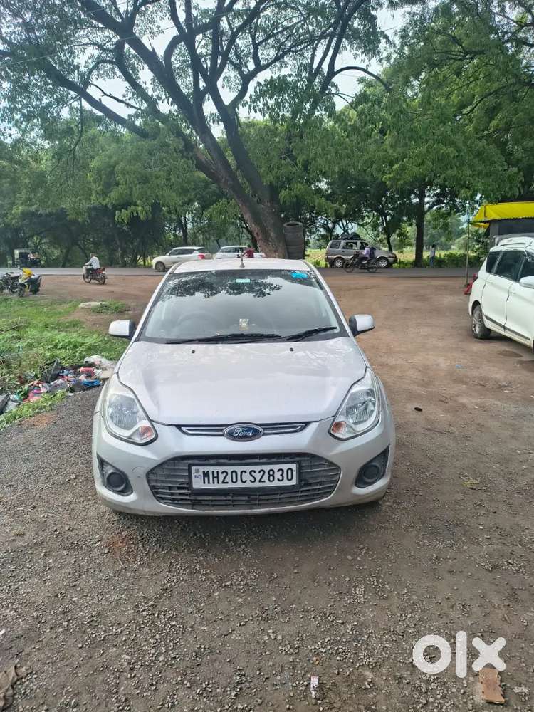 Ford Figo Zxi Petrol 2013