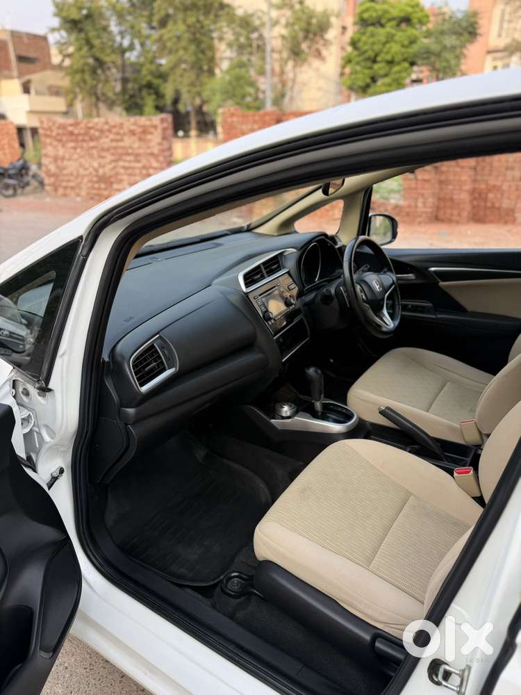 Honda Jazz V Automatic, 2017, Petrol