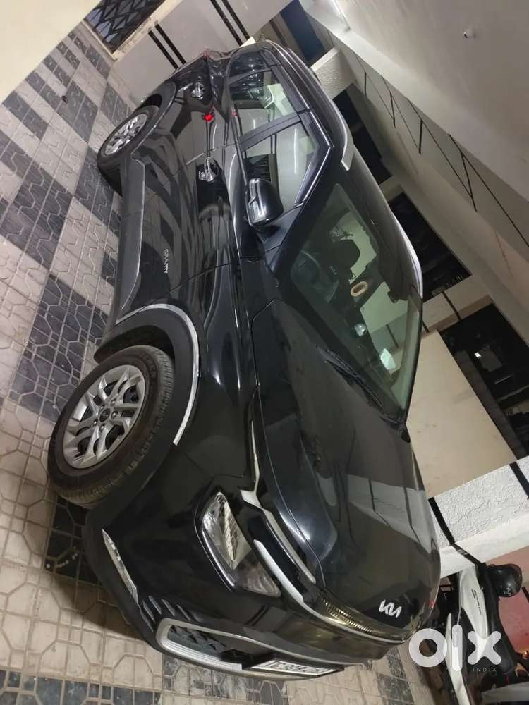 Kia Carens 2025 Diesel Well Maintained