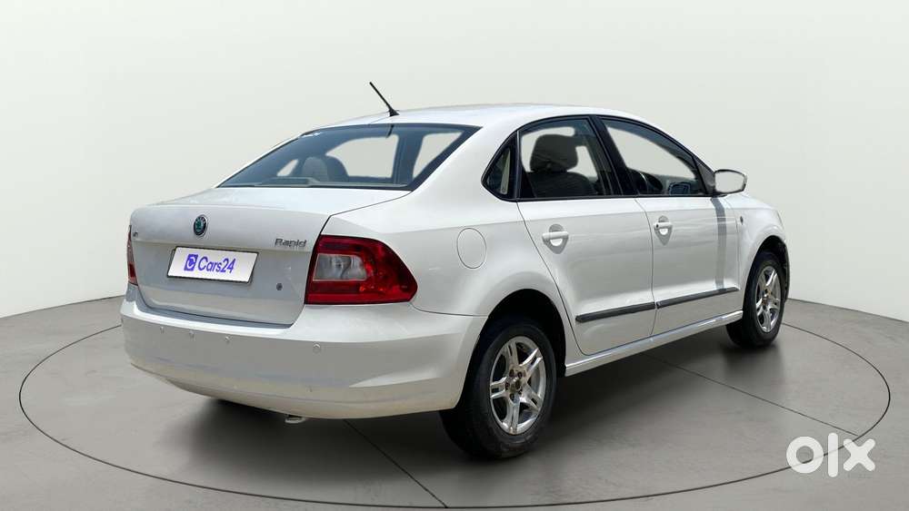 Skoda Rapid 2011-2013 1.6 Mpi At Ambition, 2013, Petrol