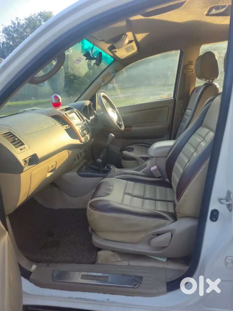 Toyota Fortuner 3.0 2011 With Vvip No For Sale