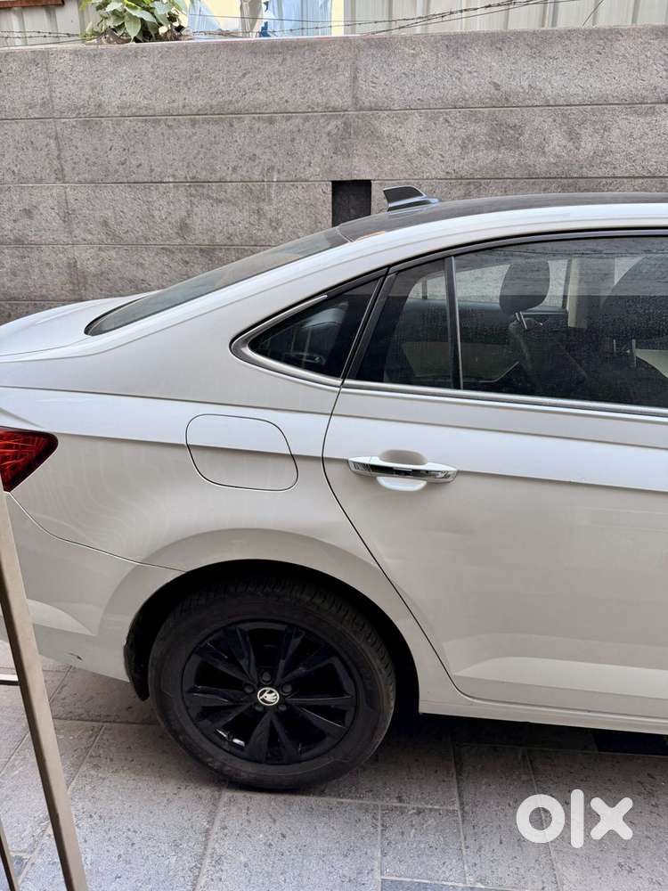 Skoda Slavia 1.0 Tsi Style At, 2023, Petrol