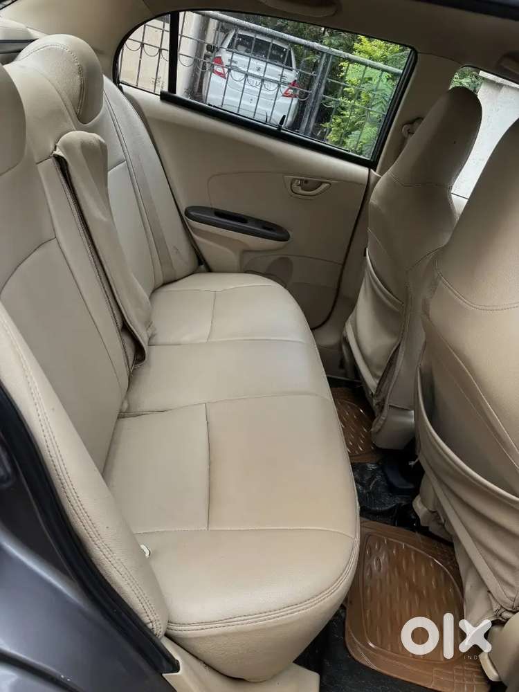 Lady Driven Honda Amaze Elite 2015 Manual Diesel With Showroom Records