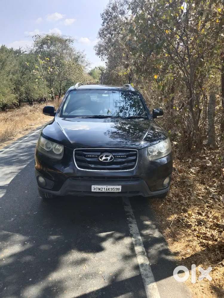 Hyundai Santa Fe 2012 Diesel 196000 Km Driven 7+1 Seating Capasity