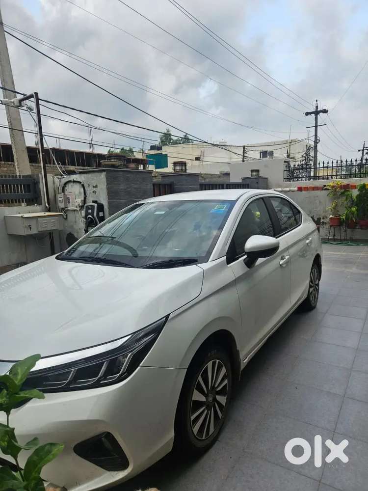 Govt Officer Lady Driven Car