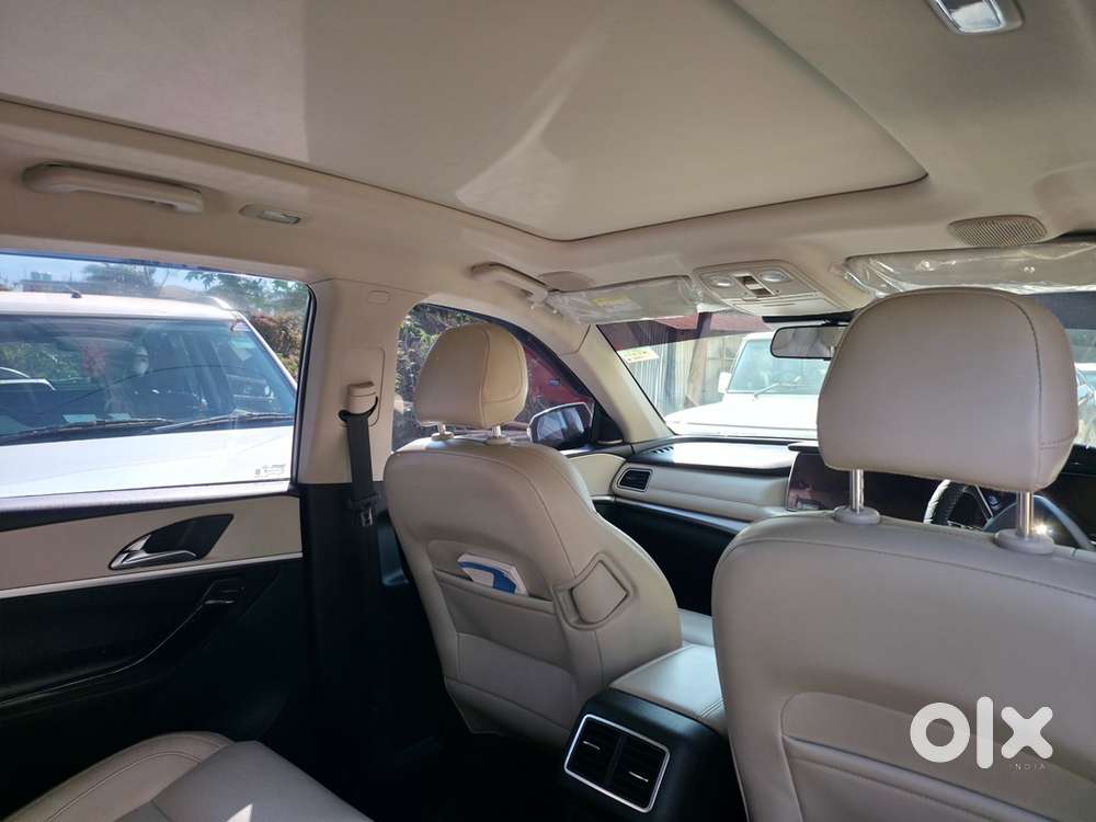 Mahindra Xuv700 2023 Diesel 30000 Km Driven