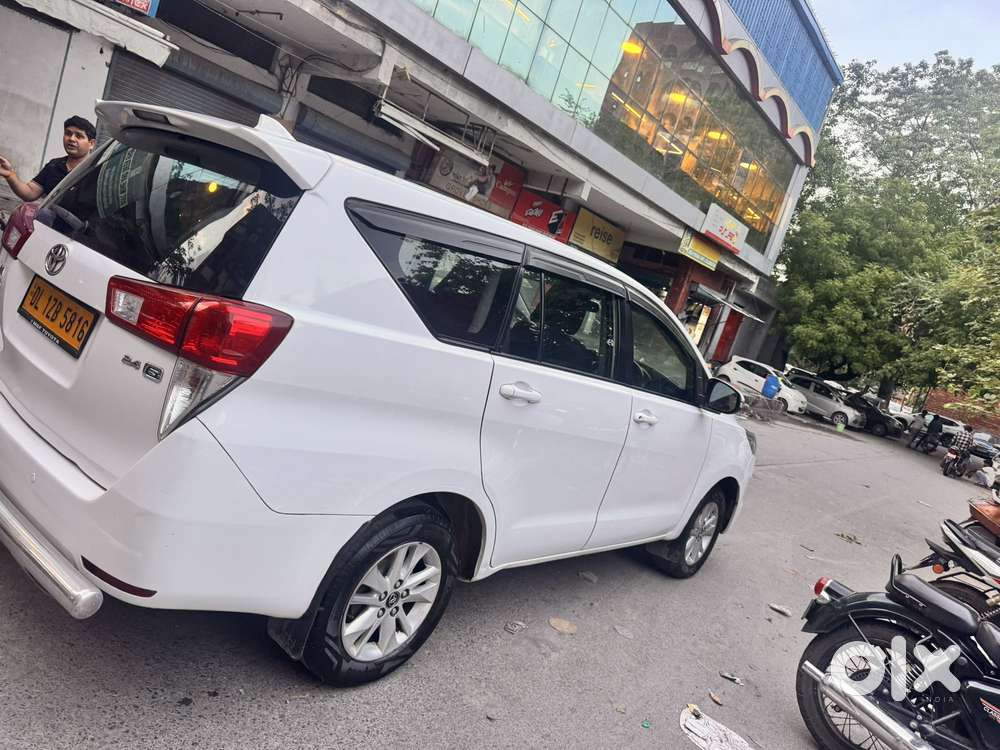 Toyota Innova Crysta 2.4 G Mt, 2017, Diesel