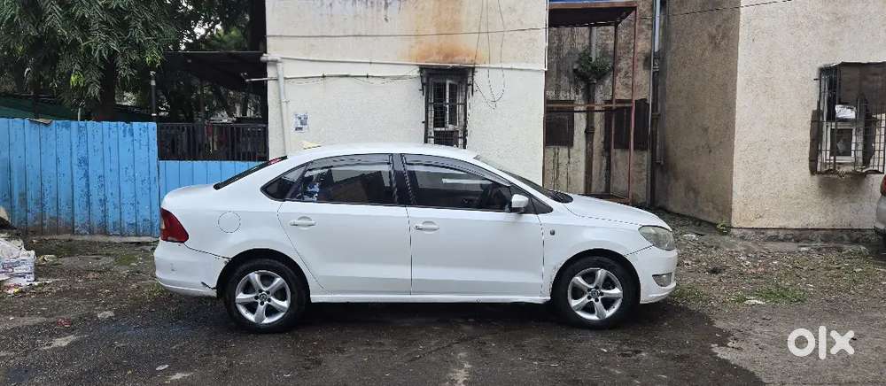 Skoda Rapid Elegance Plus 2012 Variant Diesel Manual