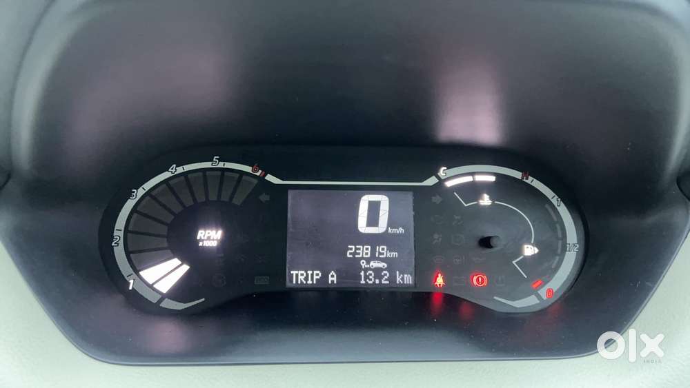 Nissan Magnite 1.0 Xv Executive, 2022, Petrol