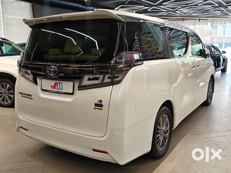 Toyota Vellfire Vip – Executive Lounge, 2023, Petrol