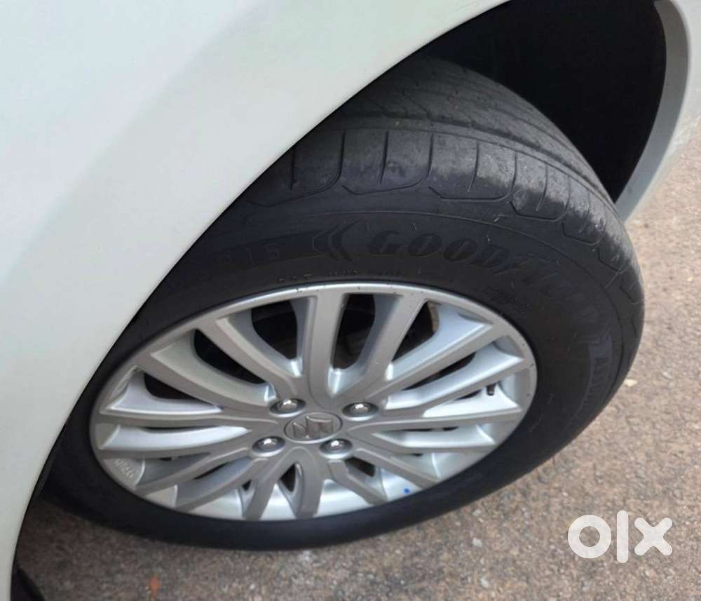 Maruti Suzuki Swift Dzire 1.2 Zxi Bsiv, 2018, Petrol