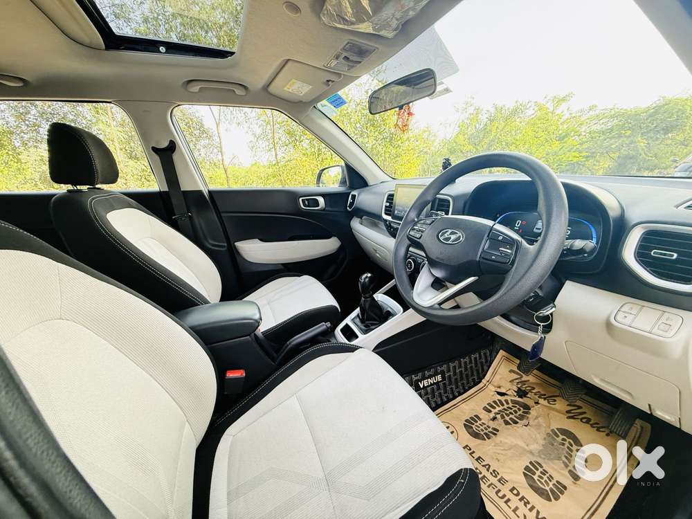 Hyundai Venue S(o) Knight Edition Mt, 2025, Petrol