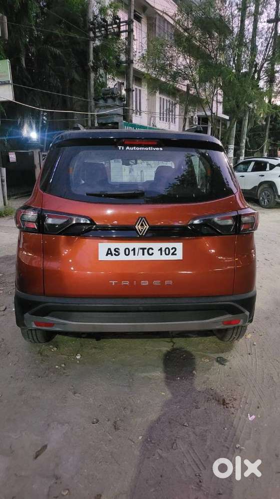 Renault Triber 1.0 Rxz Dual Tone, 2025, Petrol