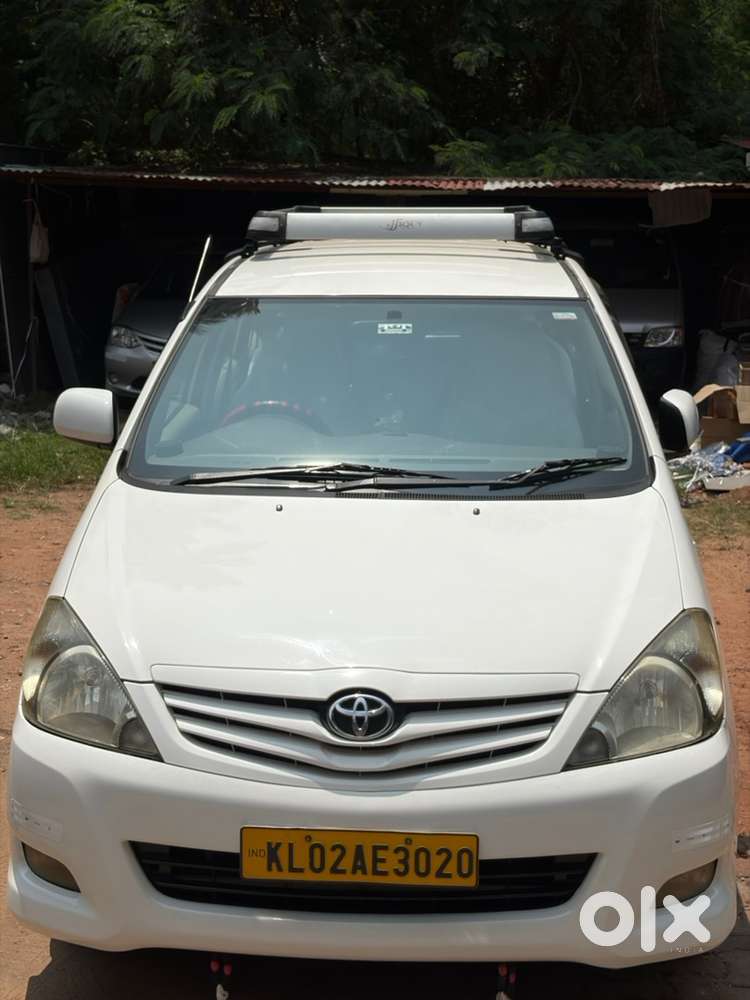 Toyota Innova 2010 Diesel Well Maintained