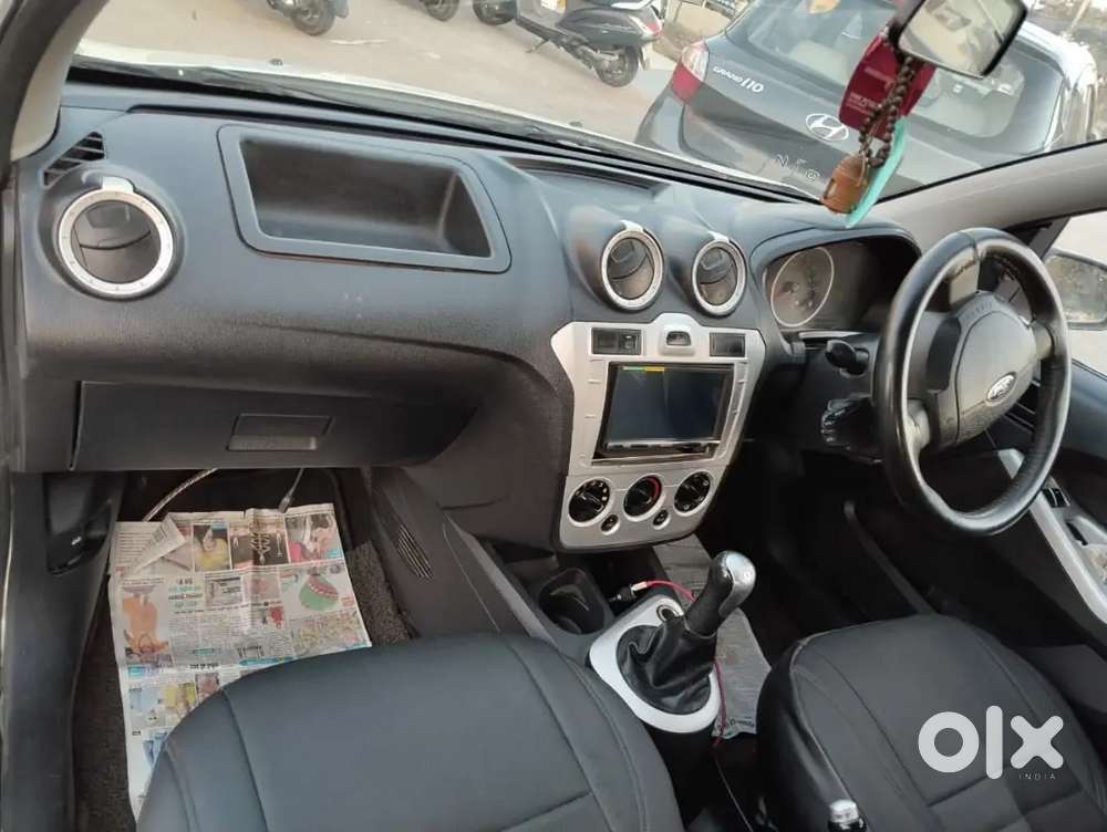 Ford Figo 2014 Diesel 129000 Km Driven White Colour