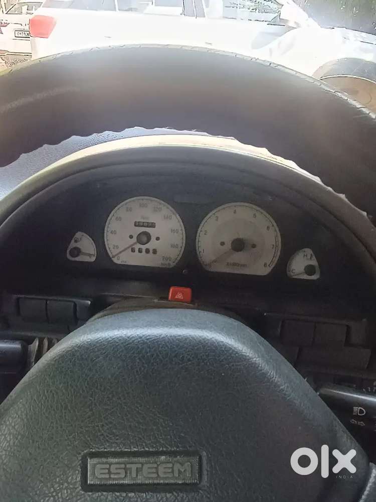Maruti Suzuki Esteem Lxi 2005