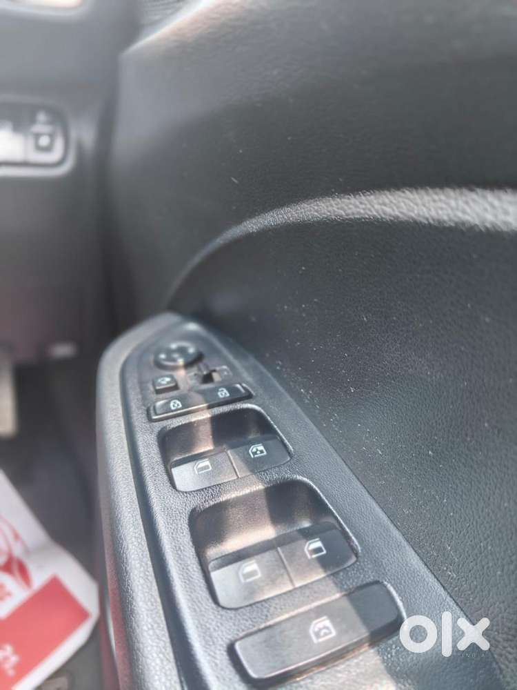 Hyundai Venue Sx Mt, 2023, Petrol