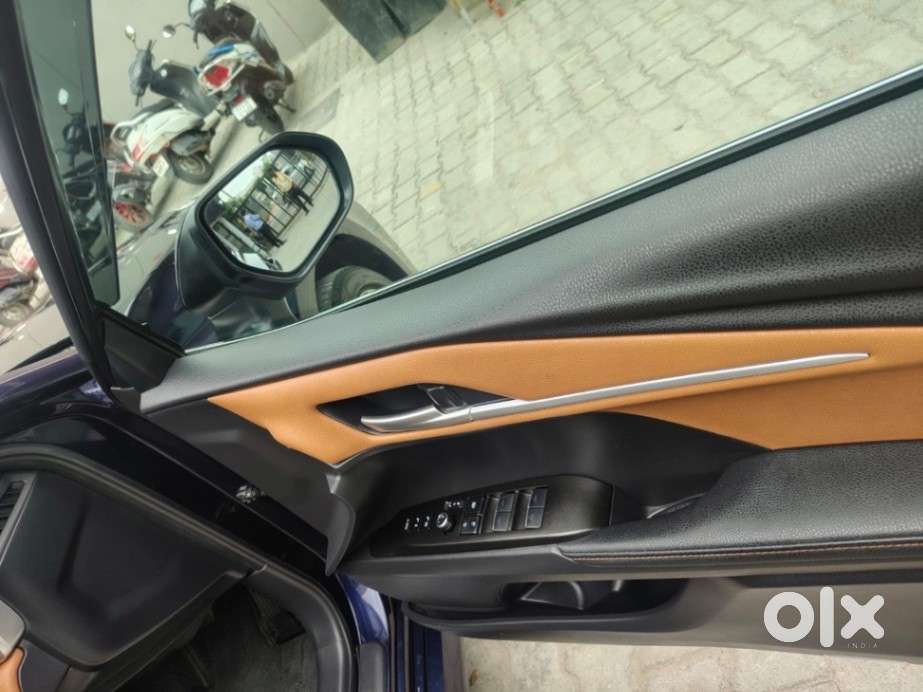 Toyota Camry Hybrid, 2025, Petrol