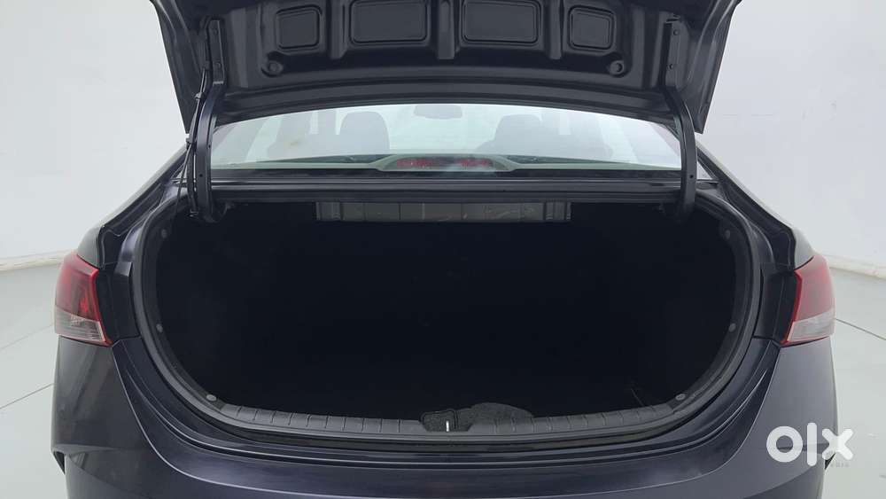 Hyundai Verna 1.5 Sx (o) Vtvt Ivt, 2022, Petrol