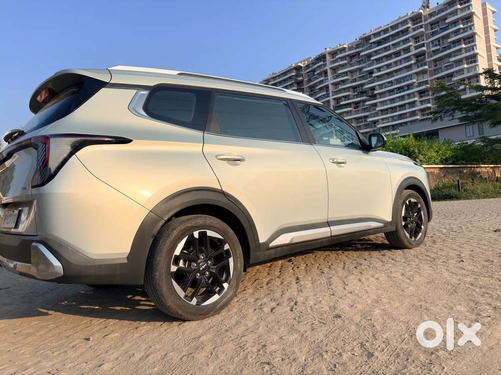 Kia Carens Clavis, 2025, Petrol