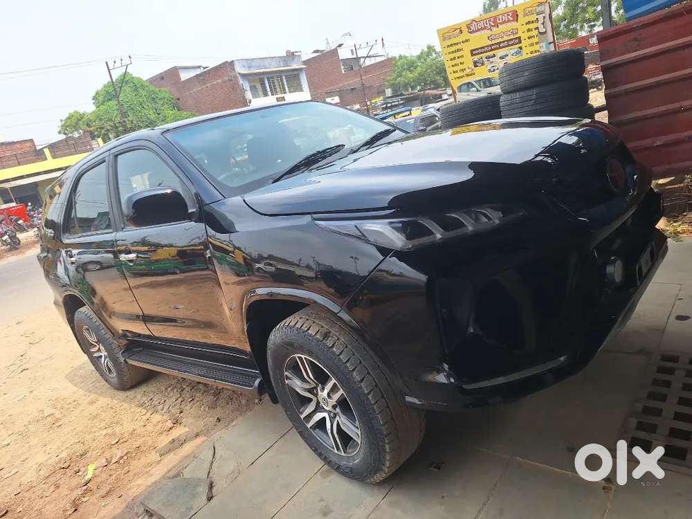 Toyota Fortuner Legender 2011
