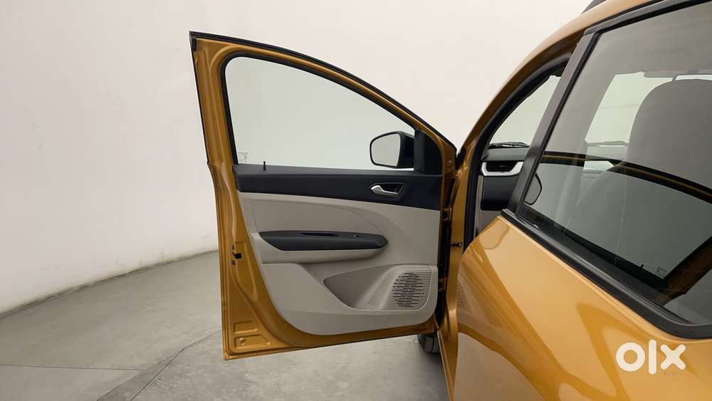 Renault Triber Rxz Easy-r Amt, 2022, Petrol