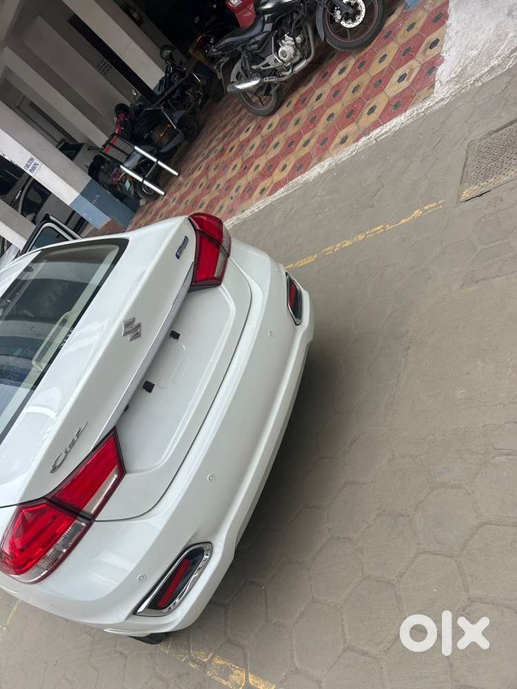 Maruti Suzuki Ciaz White Petrol Zeta Smart Hybrids