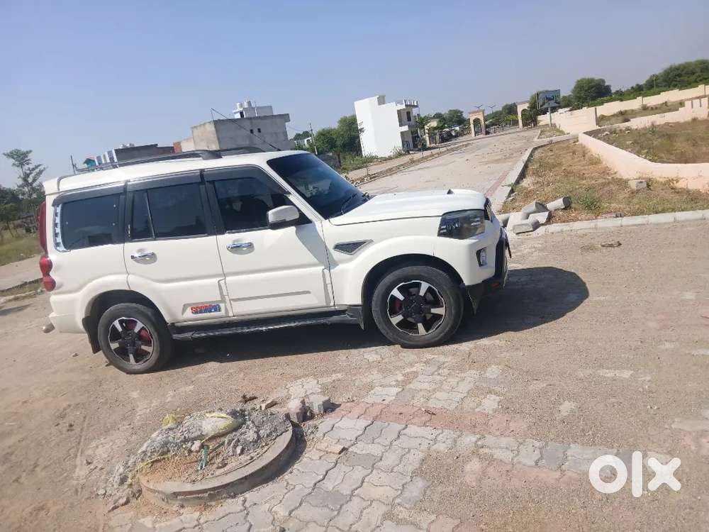 Mahindra Scorpio Diesel S11 दिसम्बर 2017